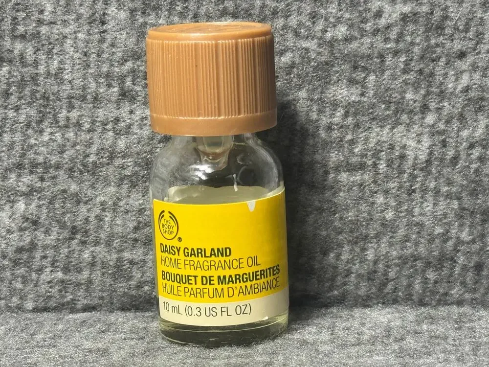 The Body Shop Home Fragrance Oil Daisy Garland 10ml 0.3 fl oz - 70% Full